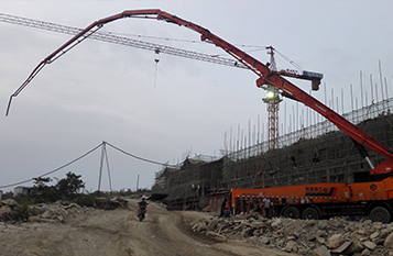 貴陽商貿城3號館，底板澆筑，C35纖維